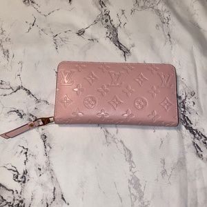 Unbranded, light pink wallet